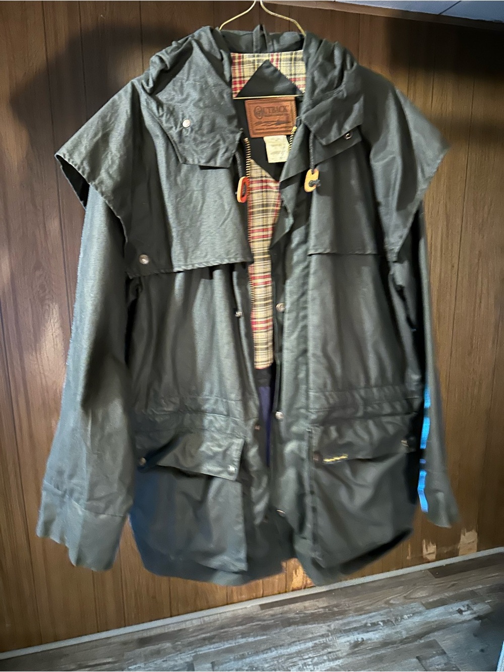 Men's medium Outback Trading Company swagman Hooded oilskin Raincoat in Black